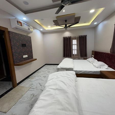 Shree Trilokeshwar Guest House Udždžain Exteriér fotografie