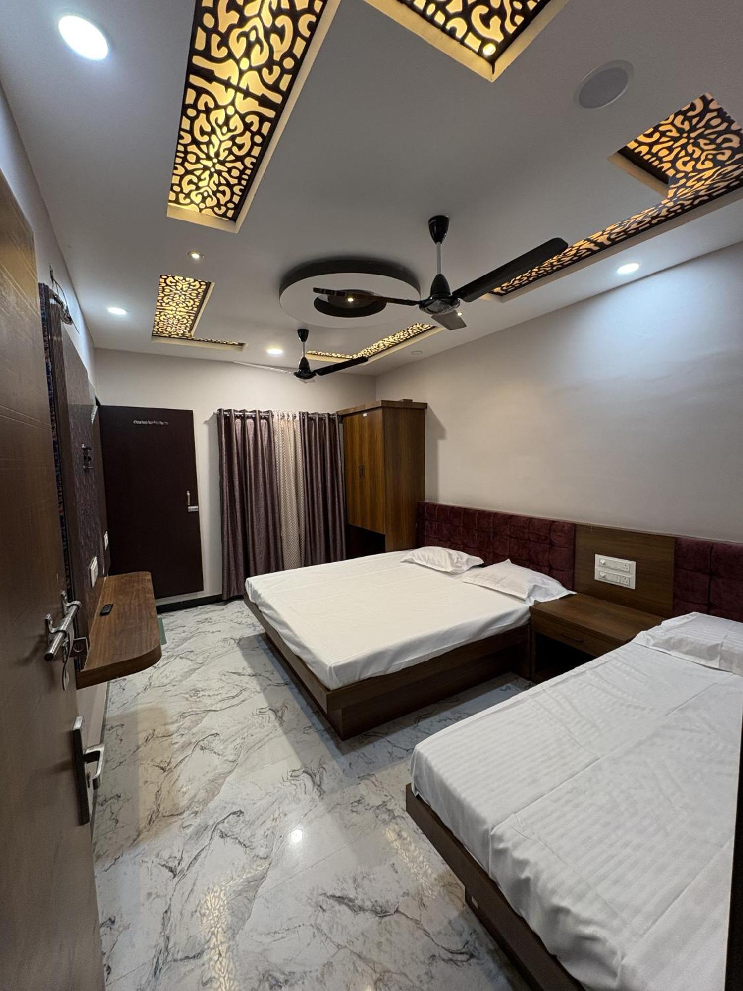 Shree Trilokeshwar Guest House Udždžain Exteriér fotografie