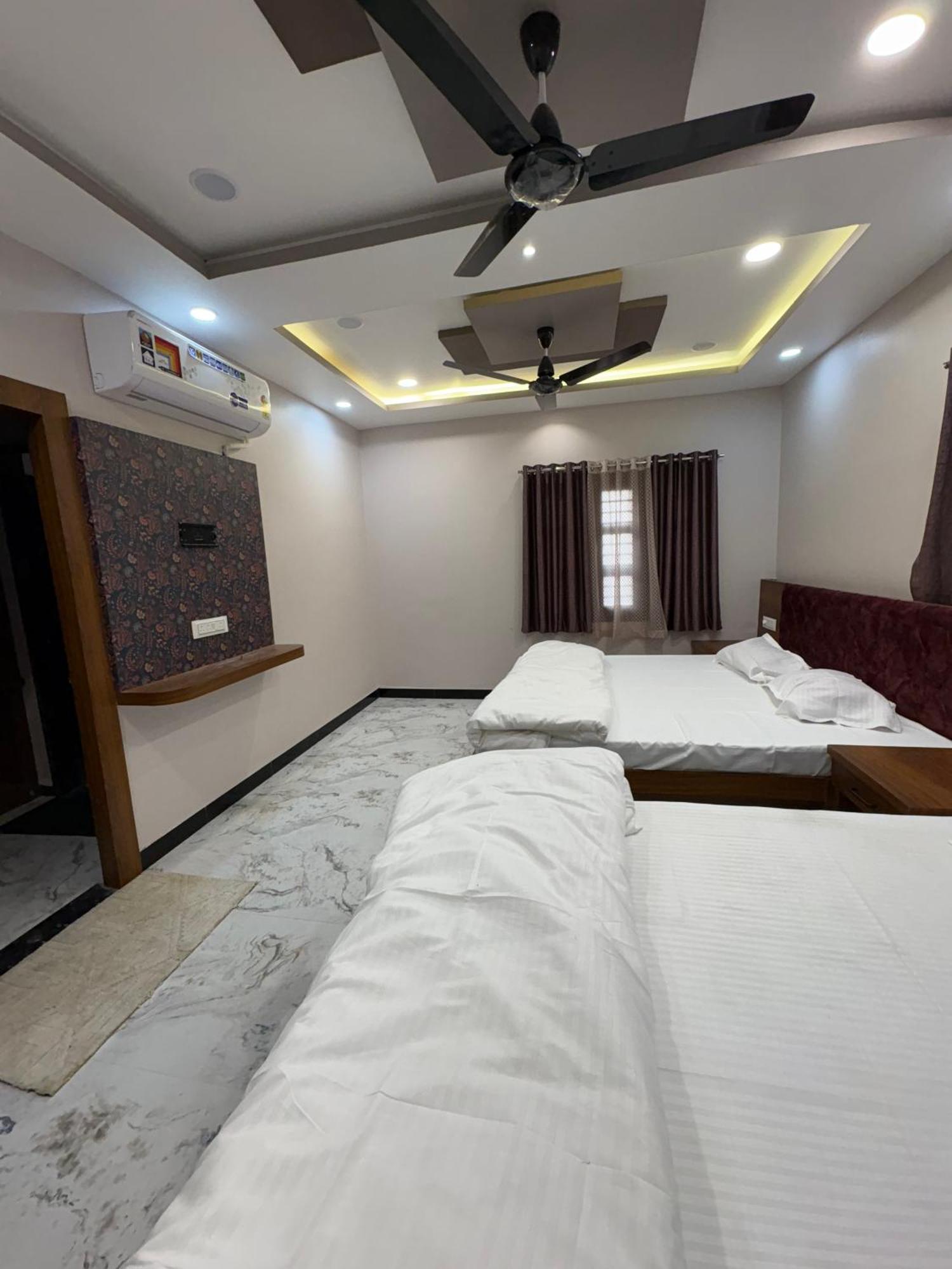 Shree Trilokeshwar Guest House Udždžain Exteriér fotografie