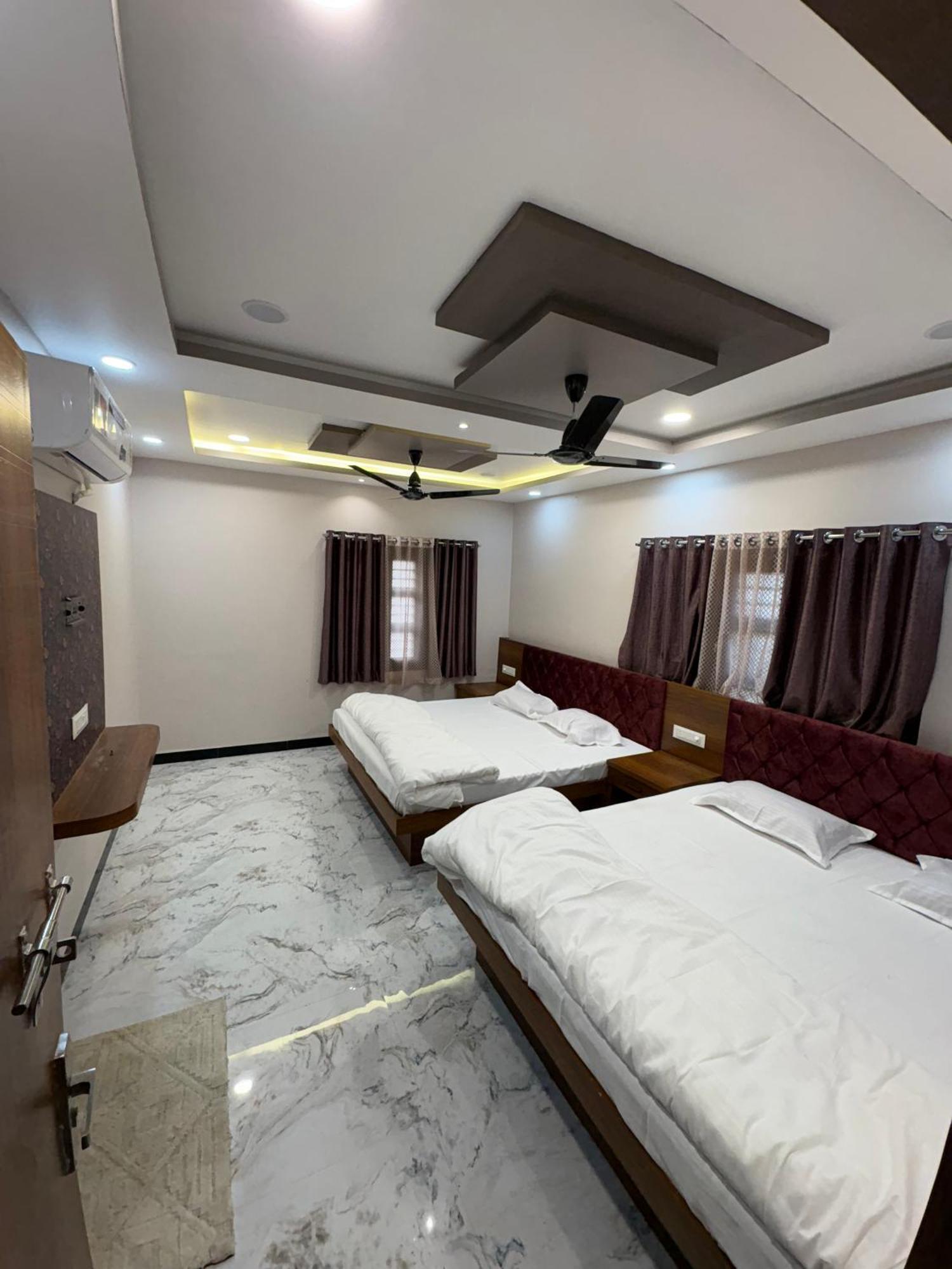 Shree Trilokeshwar Guest House Udždžain Exteriér fotografie